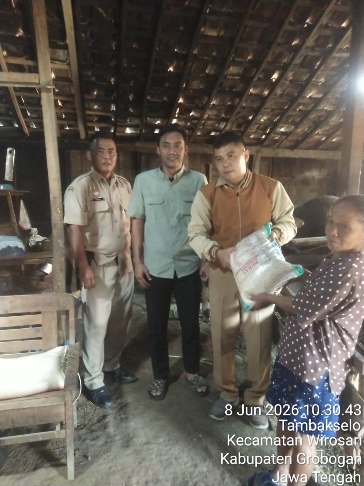 Update: Penyaluran Bantuan Pangan Desa Tambakselo, Wirosari